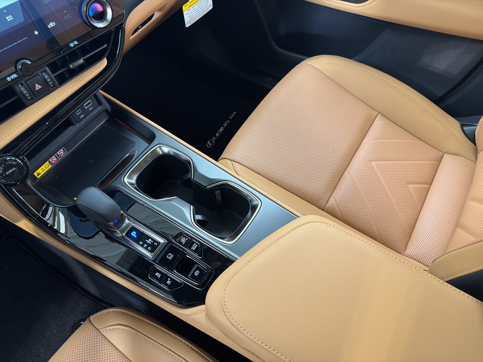 2026 Lexus NX PLUG-IN HYBRID ELECTRIC VEHICLE NX 450h+ LUXURY AWD