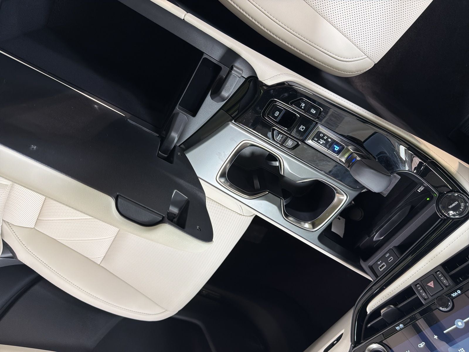 2026 Lexus NX PLUG-IN HYBRID ELECTRIC VEHICLE NX 450h+ LUXURY AWD