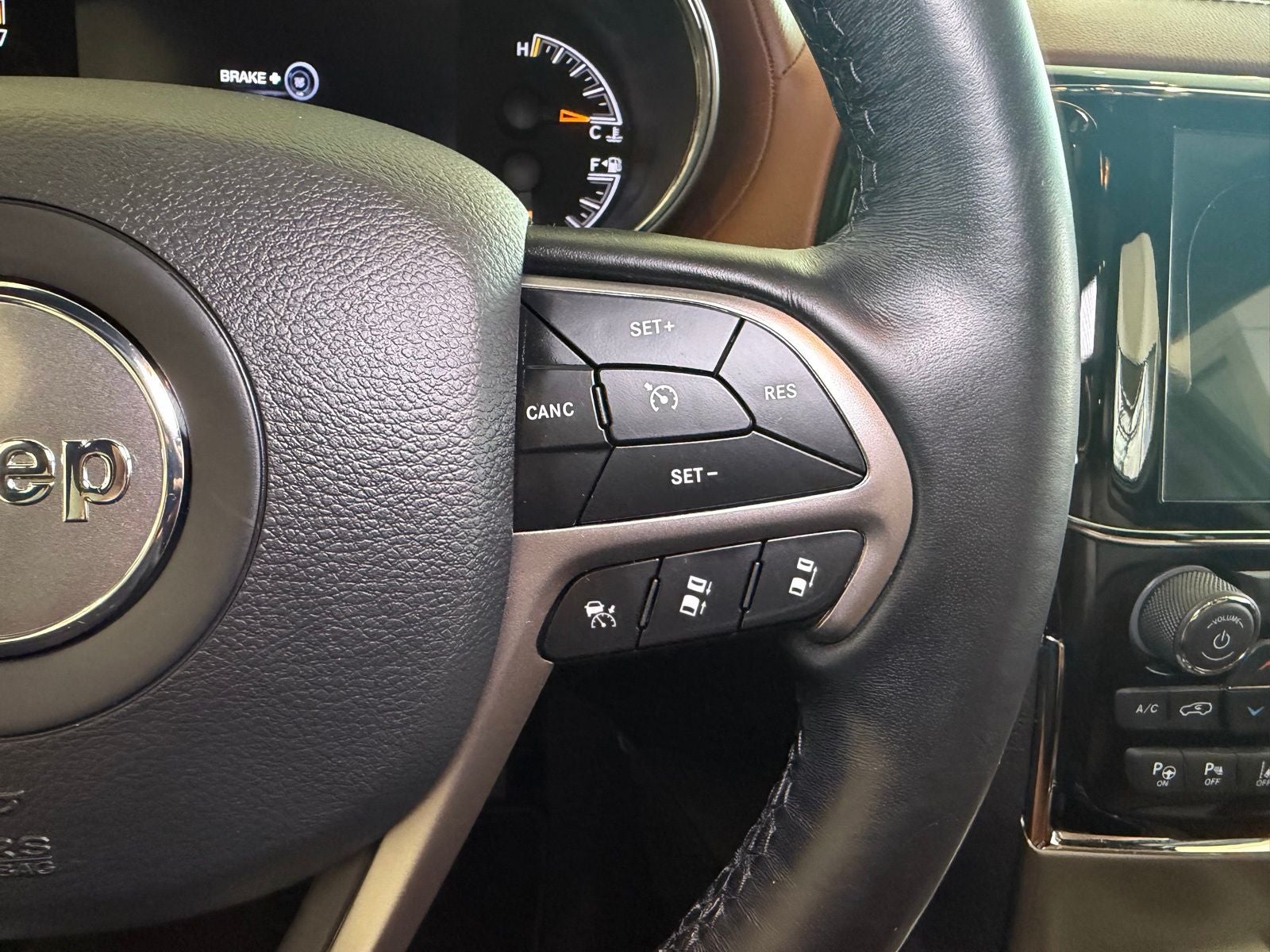 2020 Jeep Grand Cherokee Overland