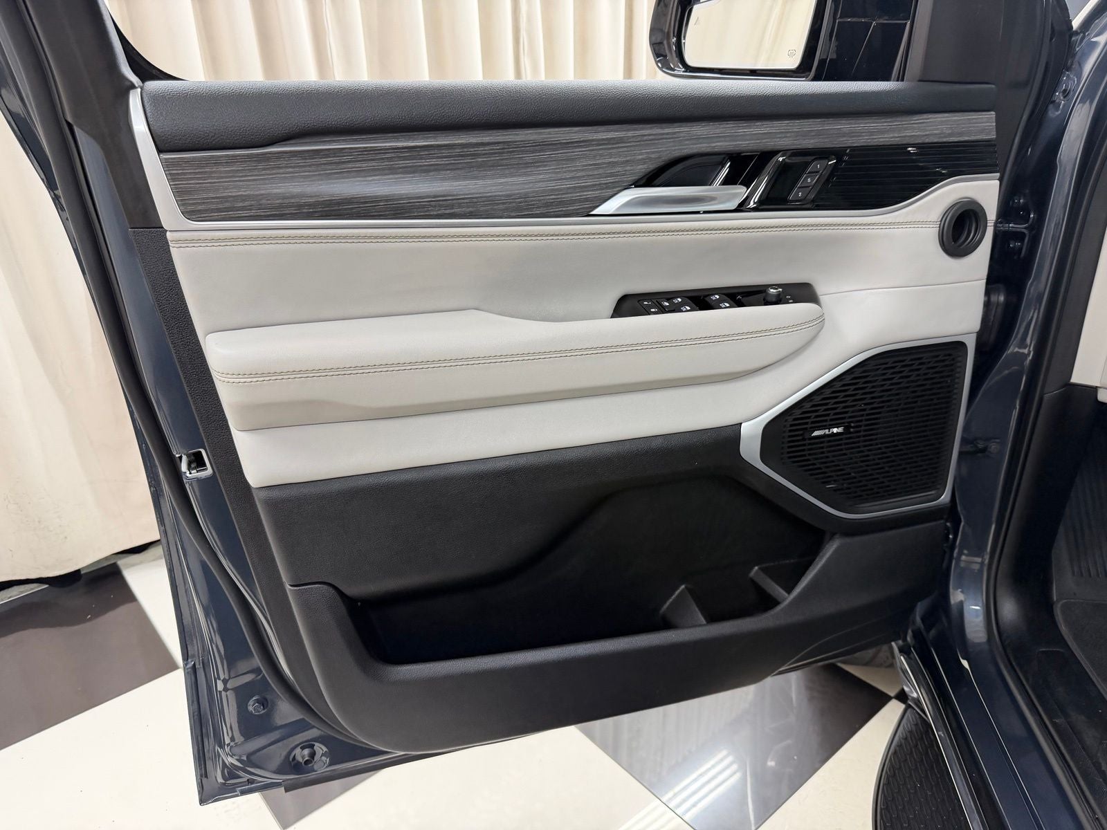 2023 Jeep Wagoneer Series II