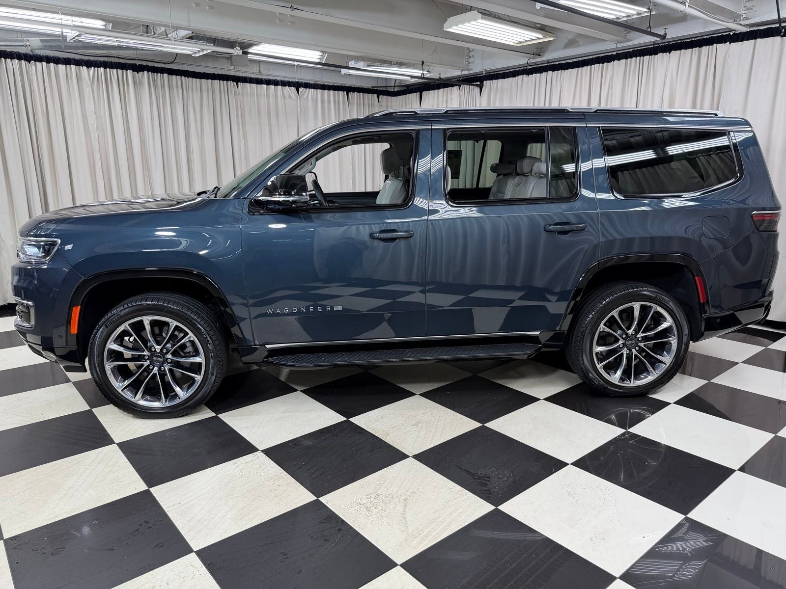 2023 Jeep Wagoneer Series II