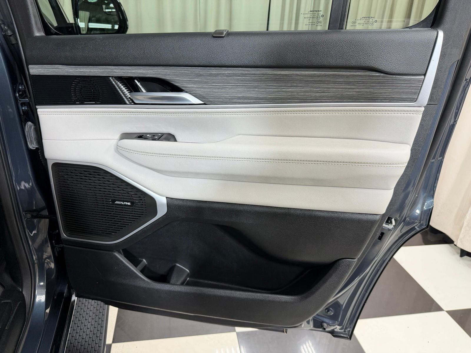 2023 Jeep Wagoneer Series II