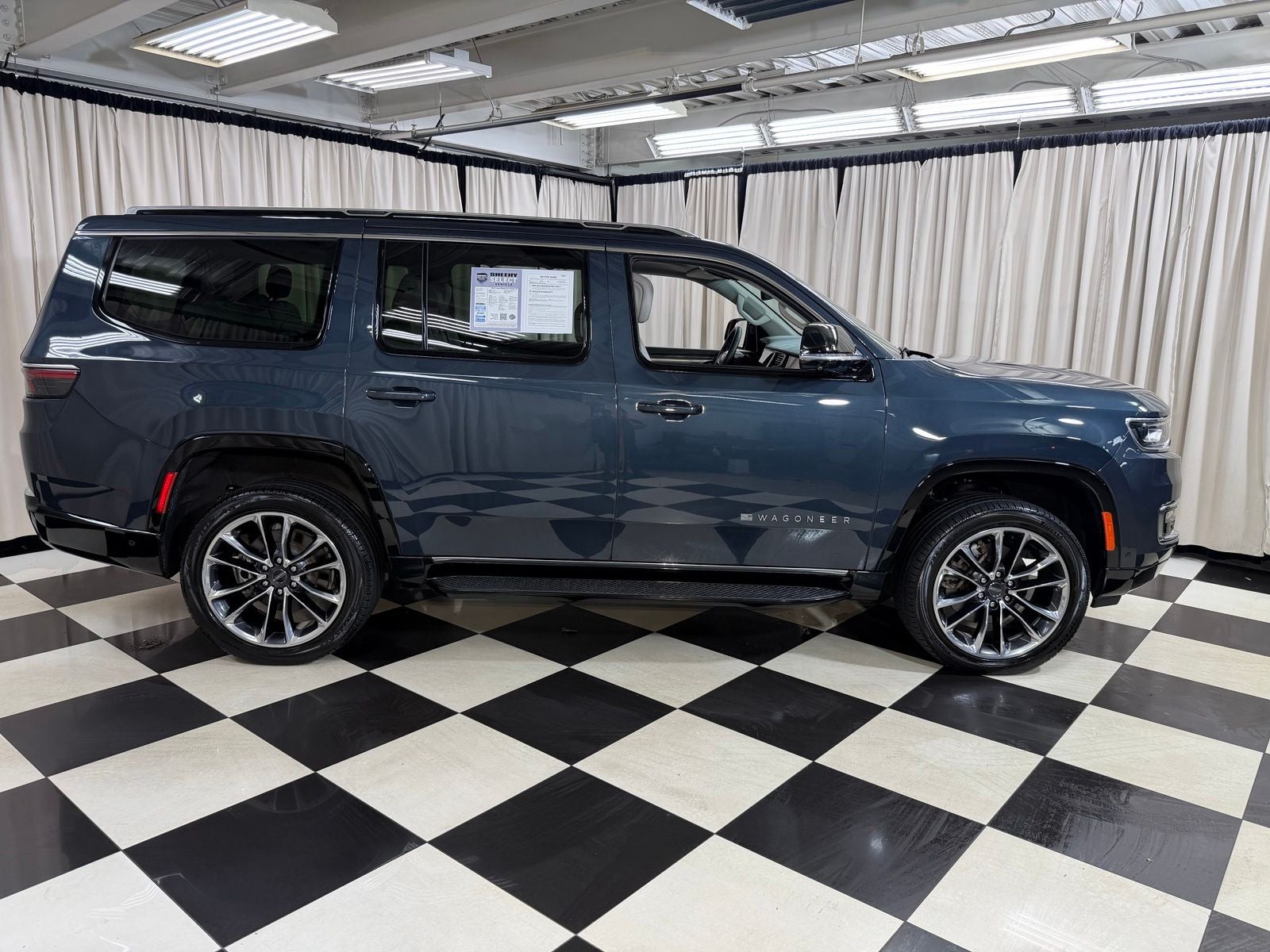 2023 Jeep Wagoneer Series II
