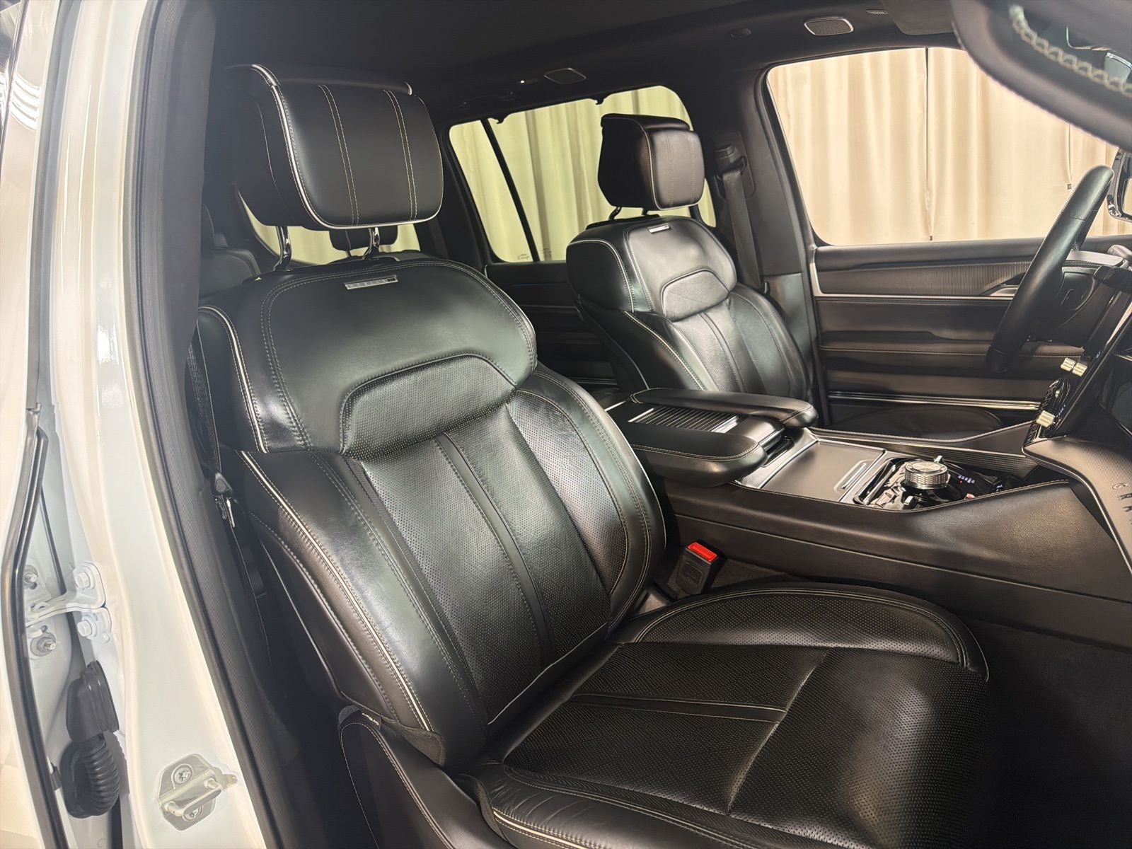 2024 Jeep Grand Wagoneer Series II - Photo 34