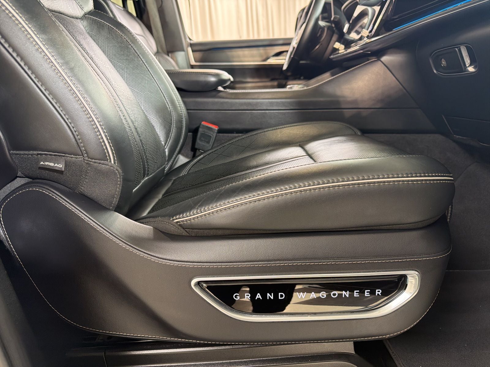 2024 Jeep Grand Wagoneer Series II - Photo 37