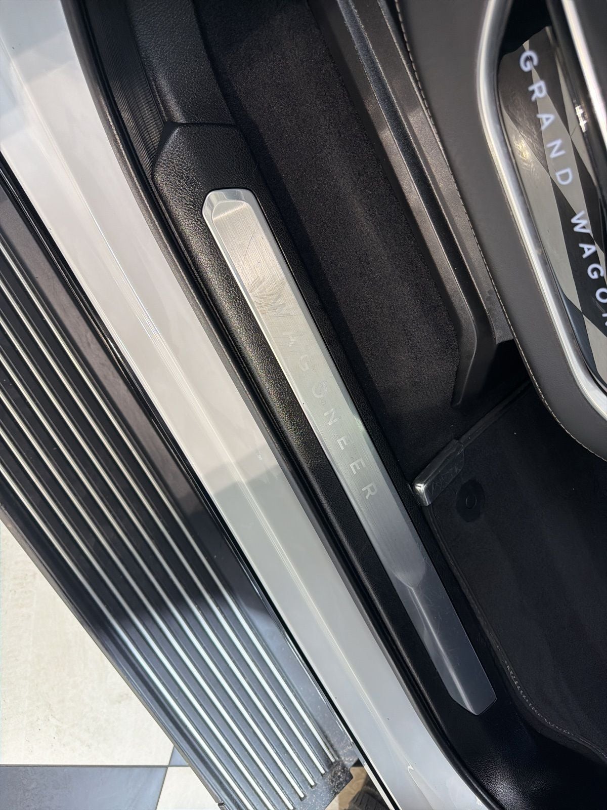 2024 Jeep Grand Wagoneer Series II OBSIDIAN