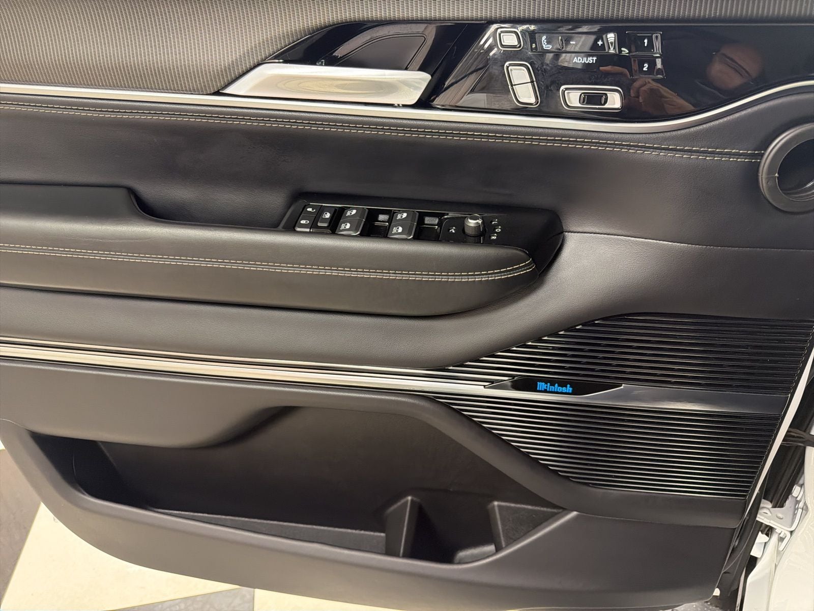 2024 Jeep Grand Wagoneer Series II - Photo 49