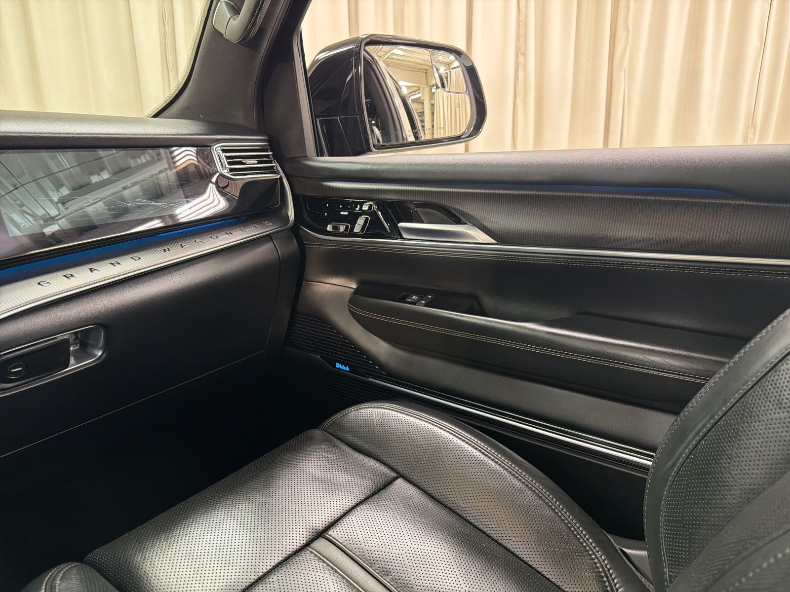 2024 Jeep Grand Wagoneer Series II - Photo 60