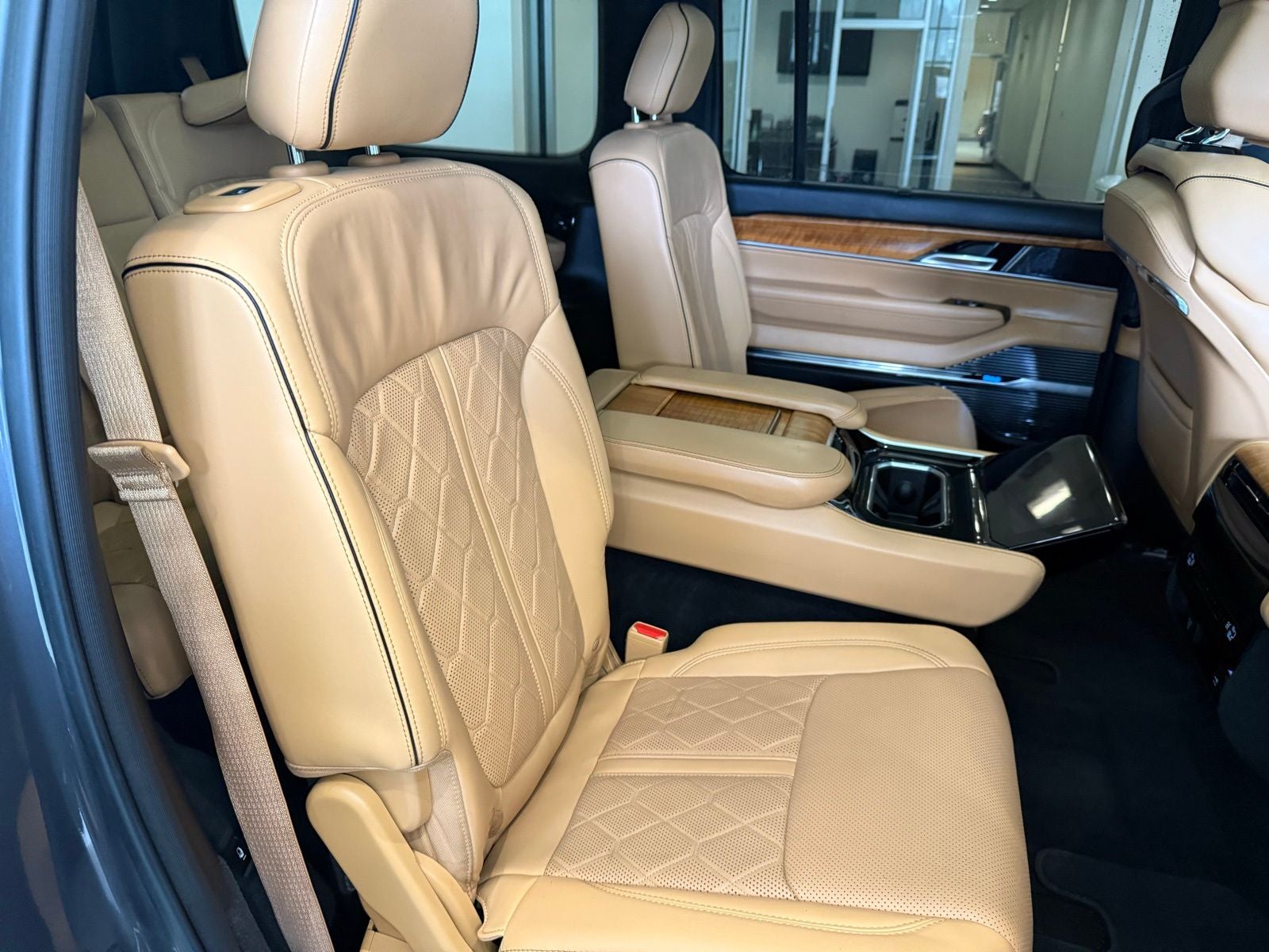 2022 Jeep Grand Wagoneer Series III