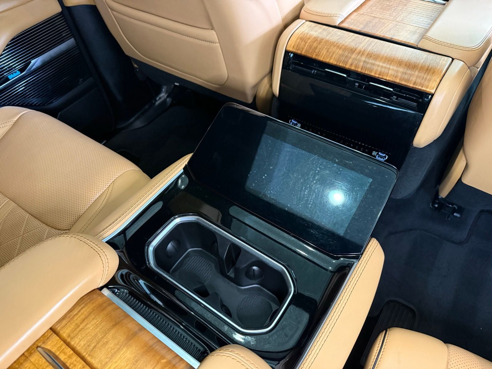 2022 Jeep Grand Wagoneer Series III