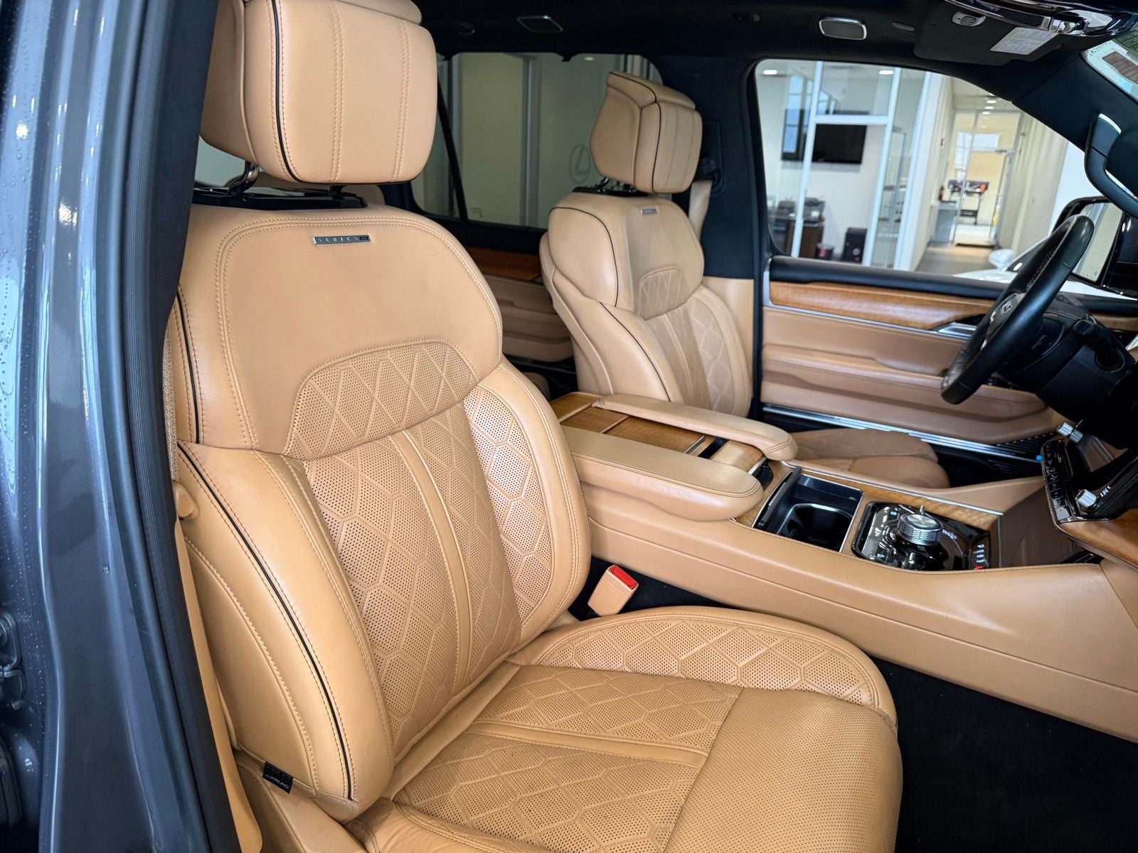 2022 Jeep Grand Wagoneer Series III