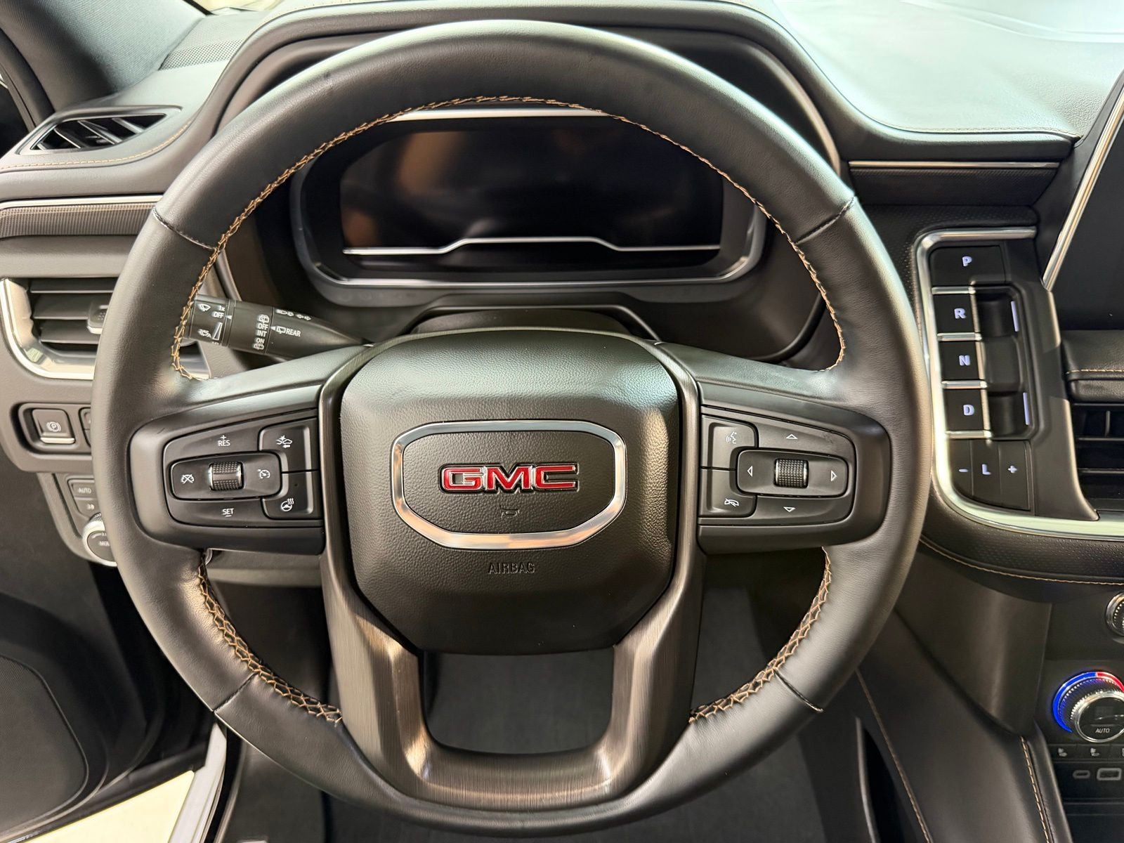 2023 GMC Yukon XL AT4