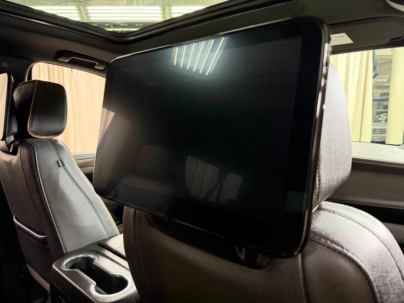 2023 GMC Yukon XL AT4