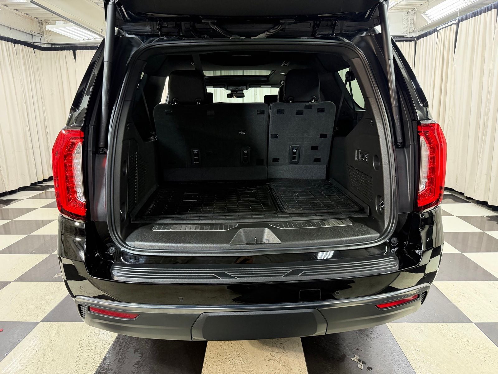 2023 GMC Yukon XL AT4