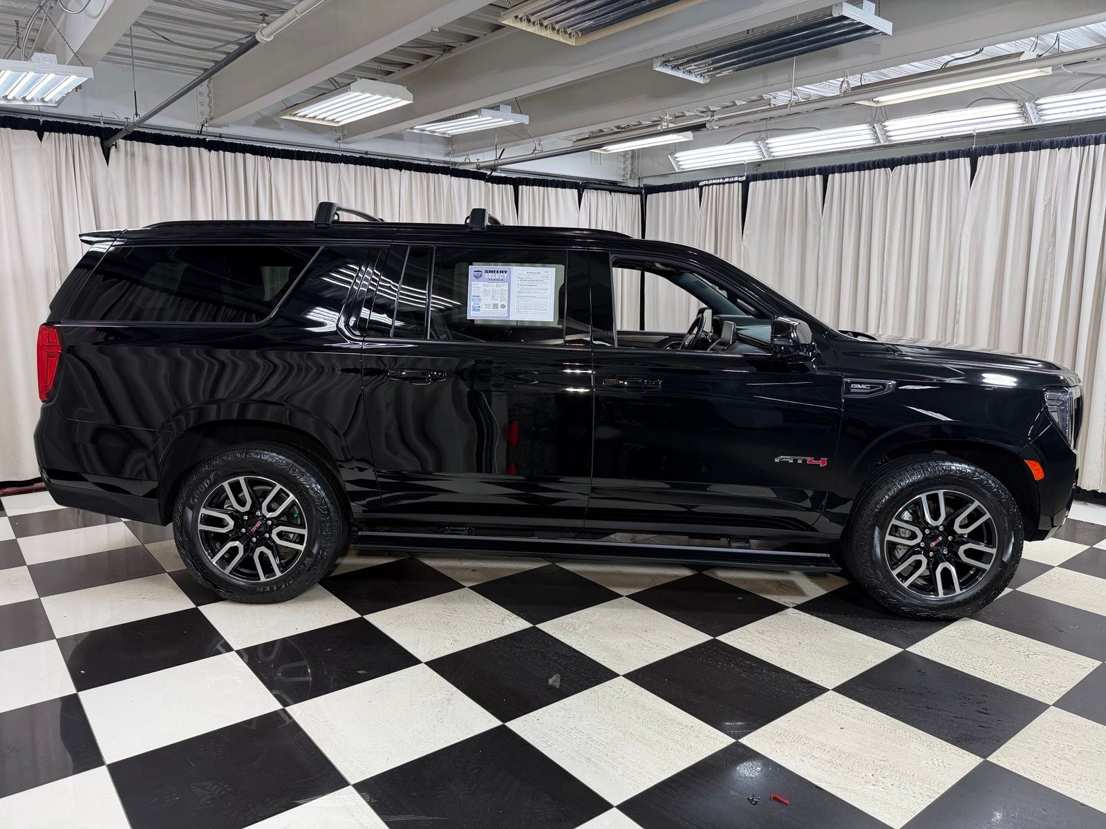 2023 GMC Yukon XL AT4
