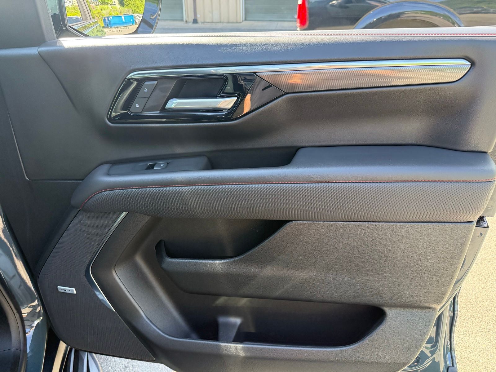 2025 Chevrolet Suburban RST