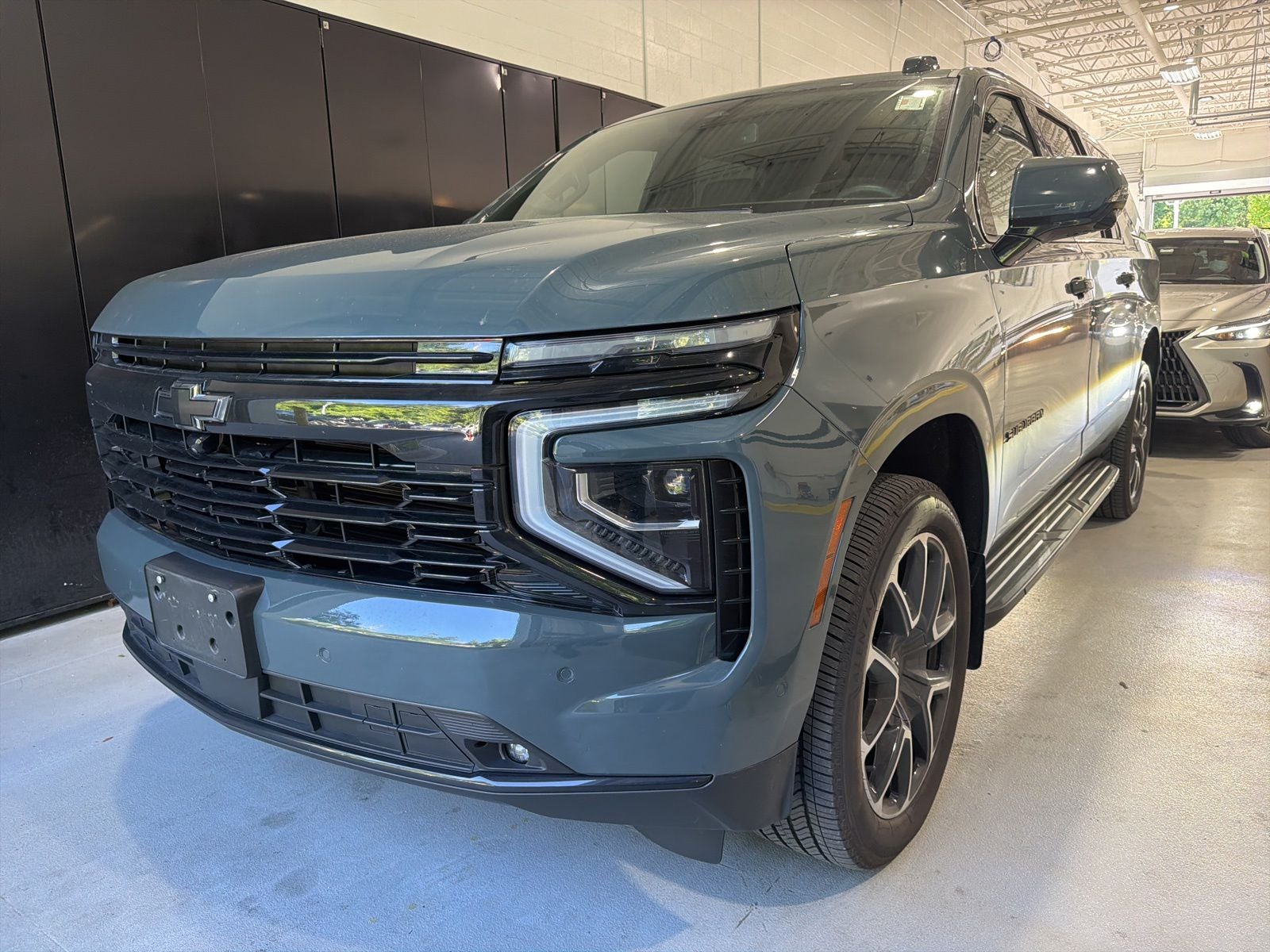 2025 Chevrolet Suburban RST