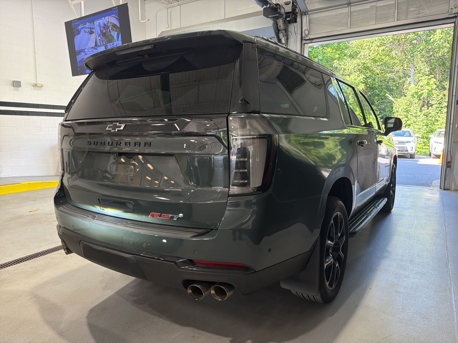 2025 Chevrolet Suburban RST
