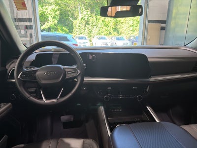 2025 Chevrolet Suburban RST