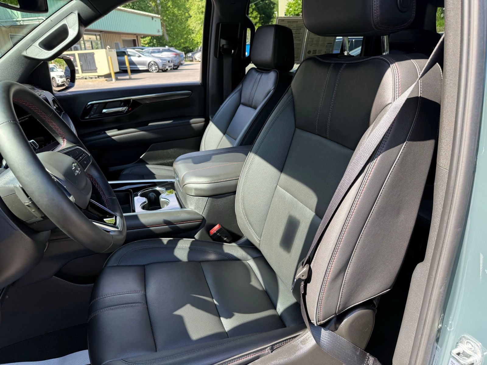 2025 Chevrolet Suburban RST