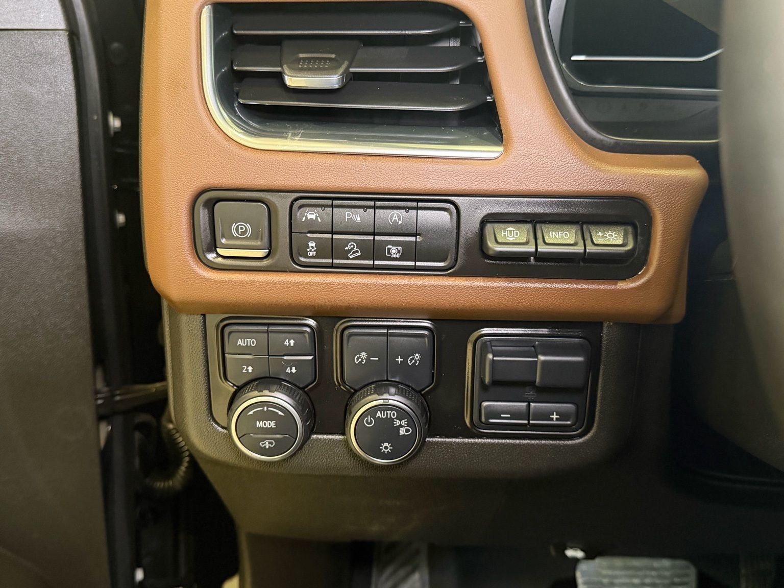 2023 Chevrolet Suburban High Country