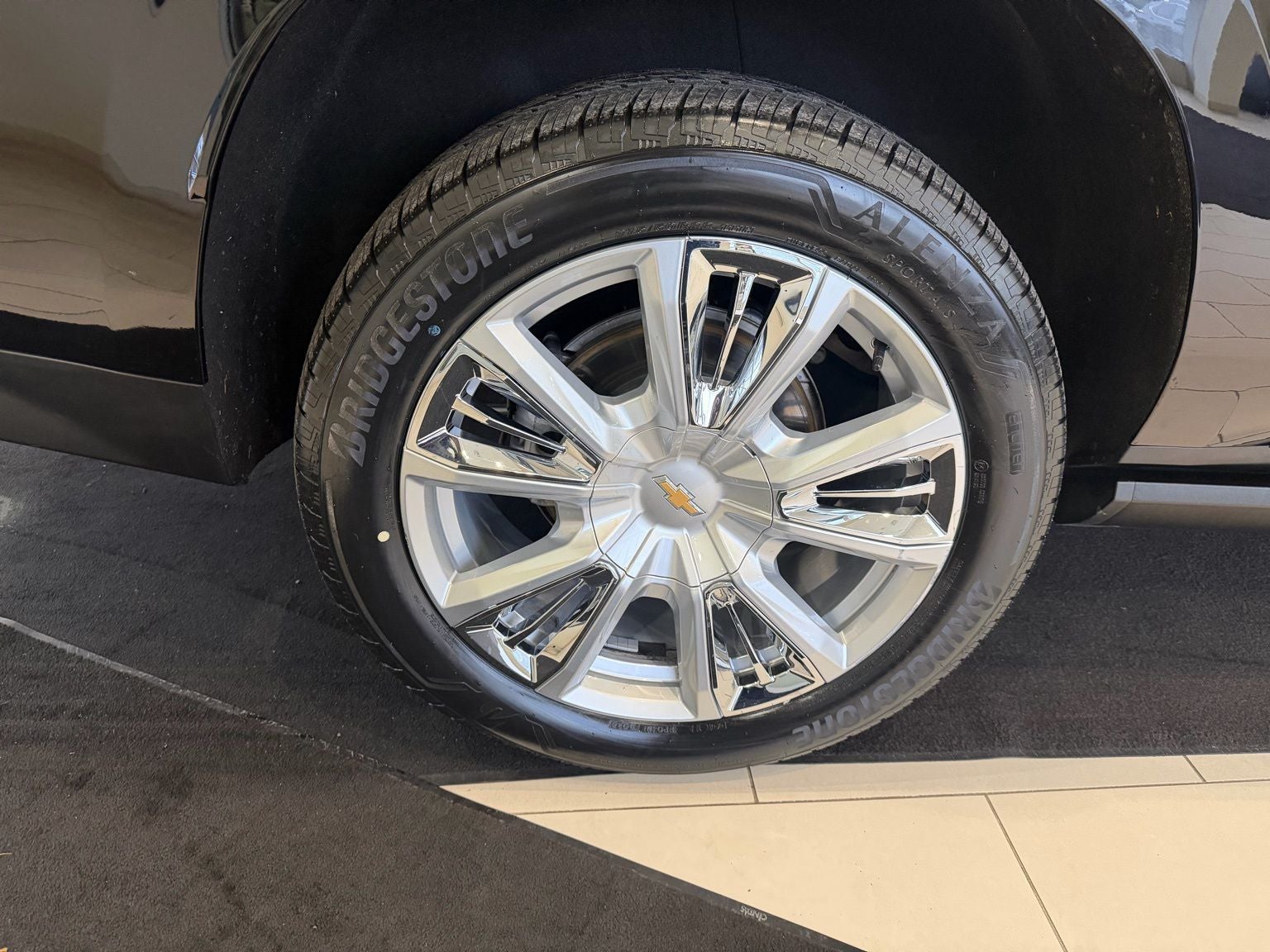 2023 Chevrolet Suburban High Country