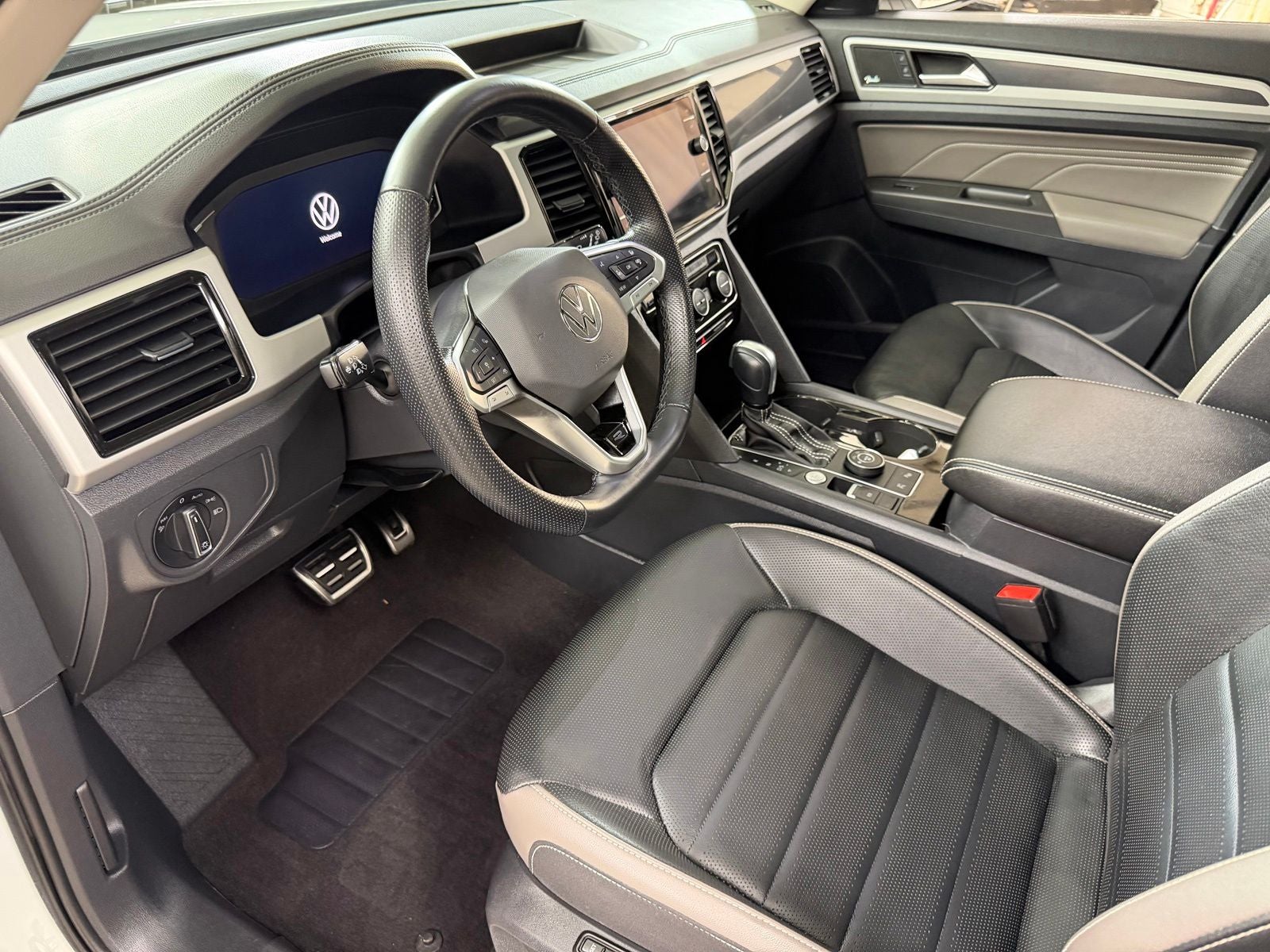 2022 Volkswagen Atlas 3.6L V6 SEL Premium R-Line