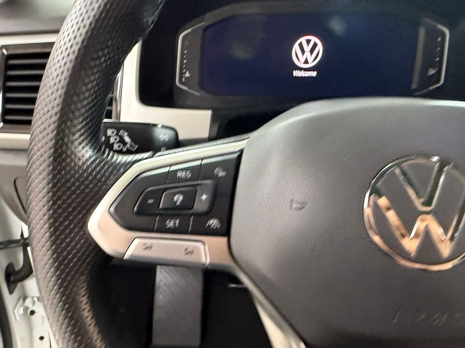 2022 Volkswagen Atlas 3.6L V6 SEL Premium R-Line