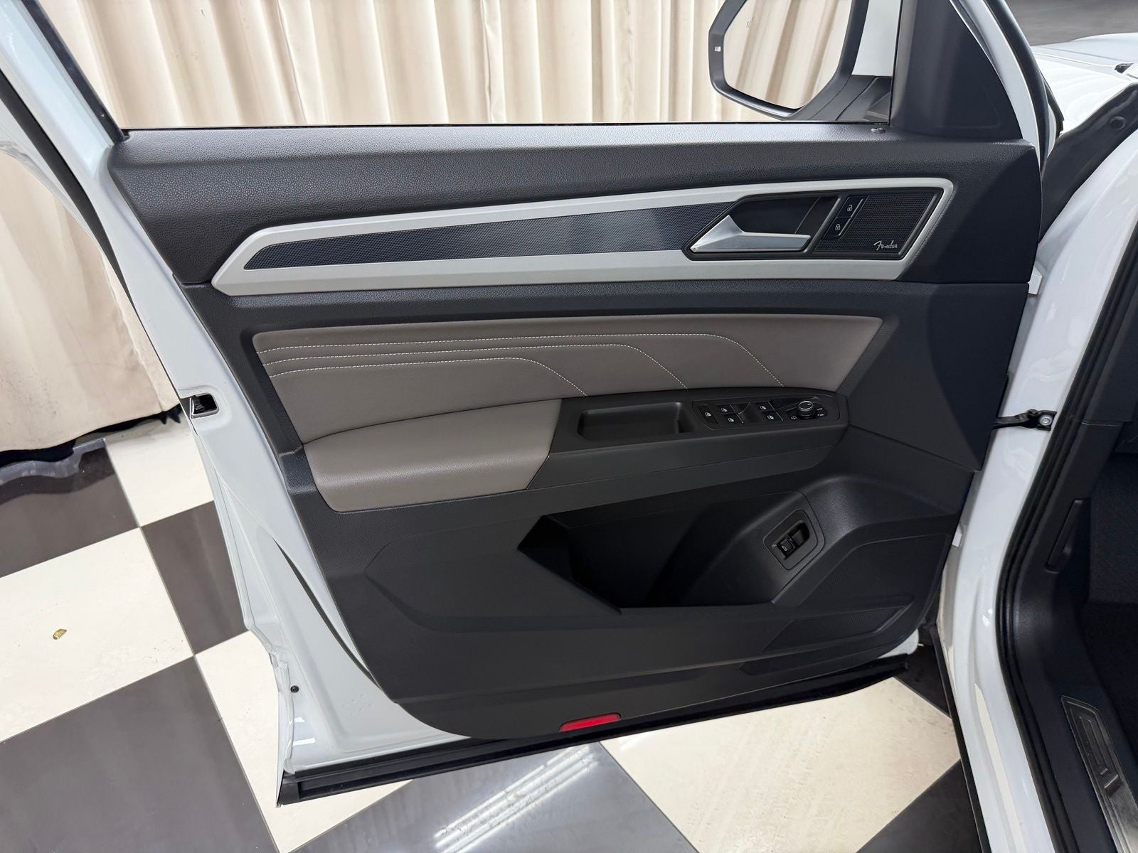 2022 Volkswagen Atlas 3.6L V6 SEL Premium R-Line
