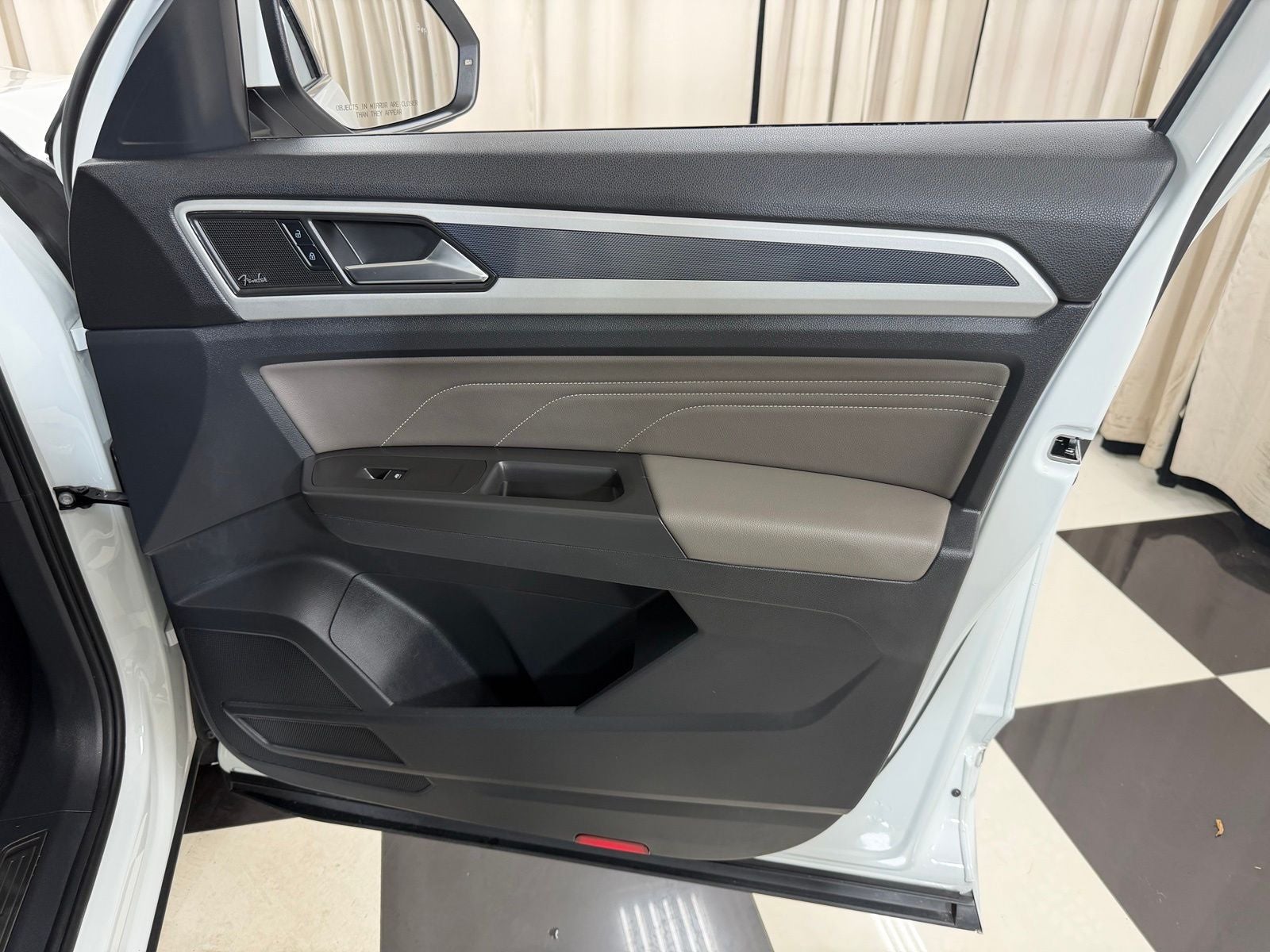2022 Volkswagen Atlas 3.6L V6 SEL Premium R-Line