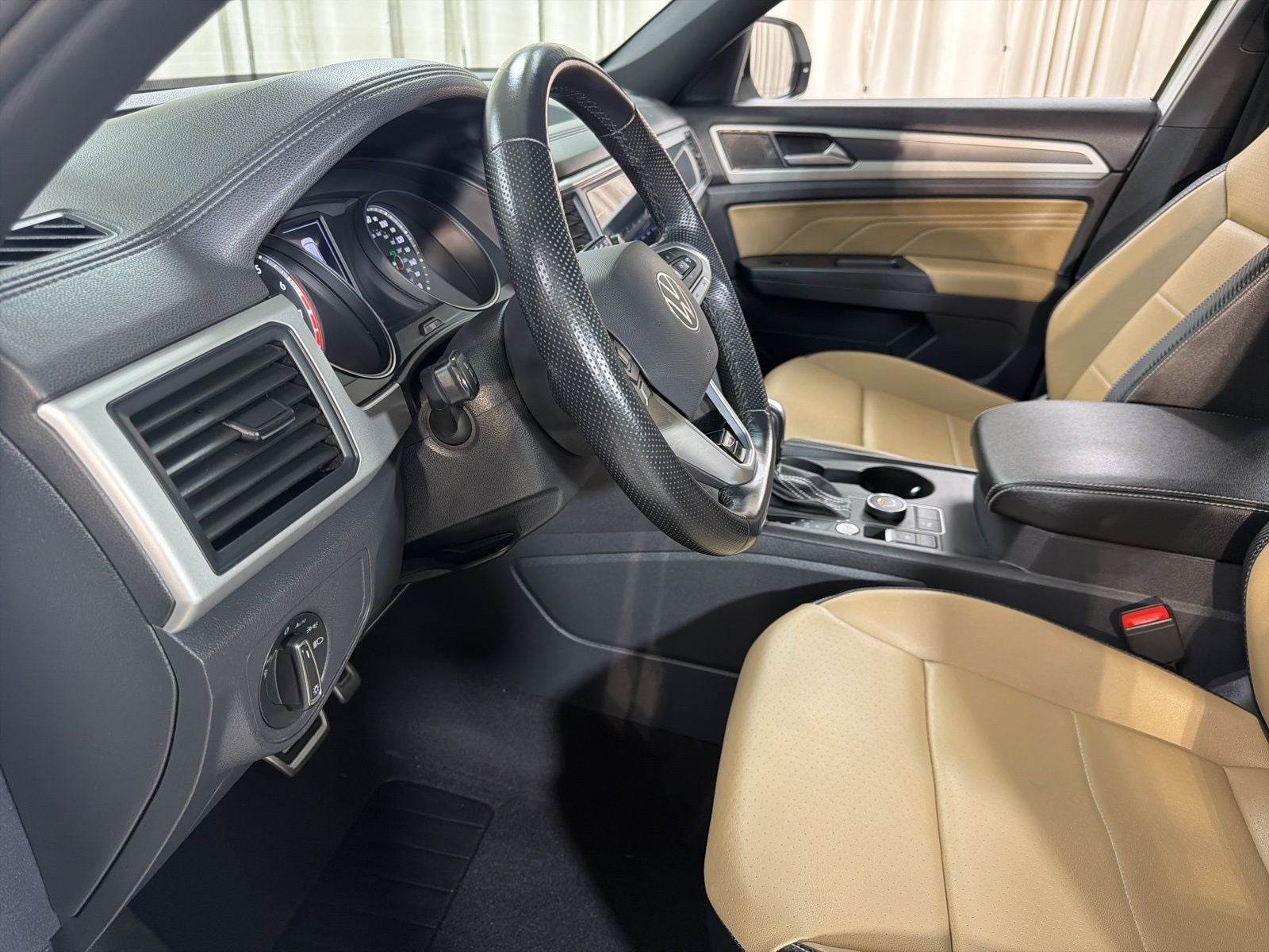 2021 Volkswagen Atlas Cross Sport 3.6L V6 SE w/Technology R-Line