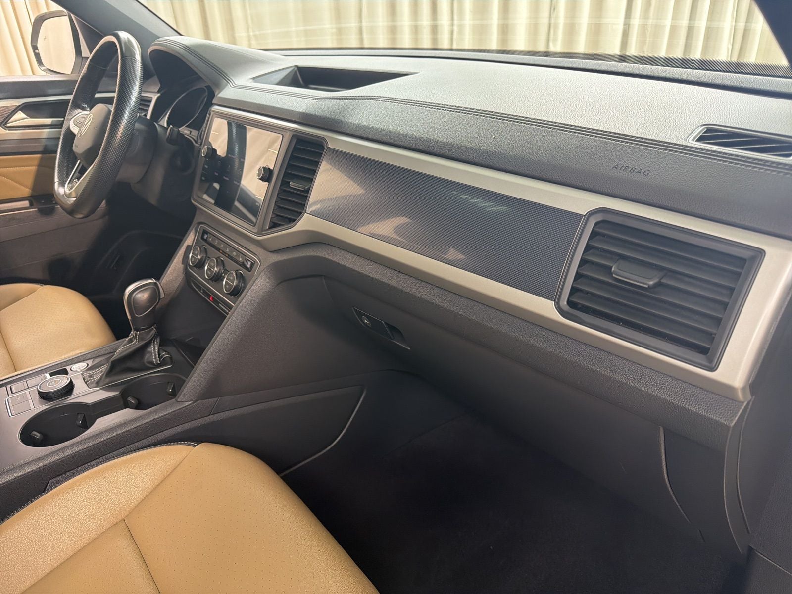 2021 Volkswagen Atlas Cross Sport 3.6L V6 SE w/Technology R-Line