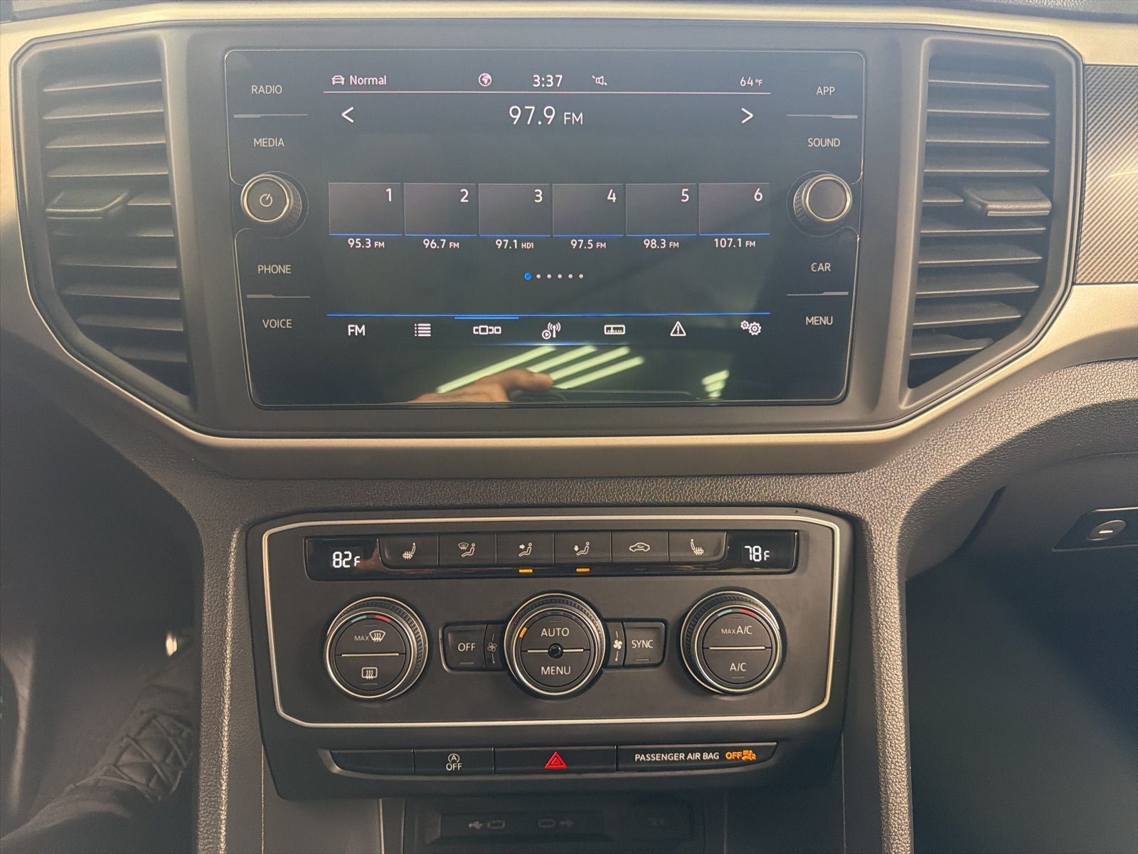 2021 Volkswagen Atlas Cross Sport 3.6L V6 SE w/Technology R-Line