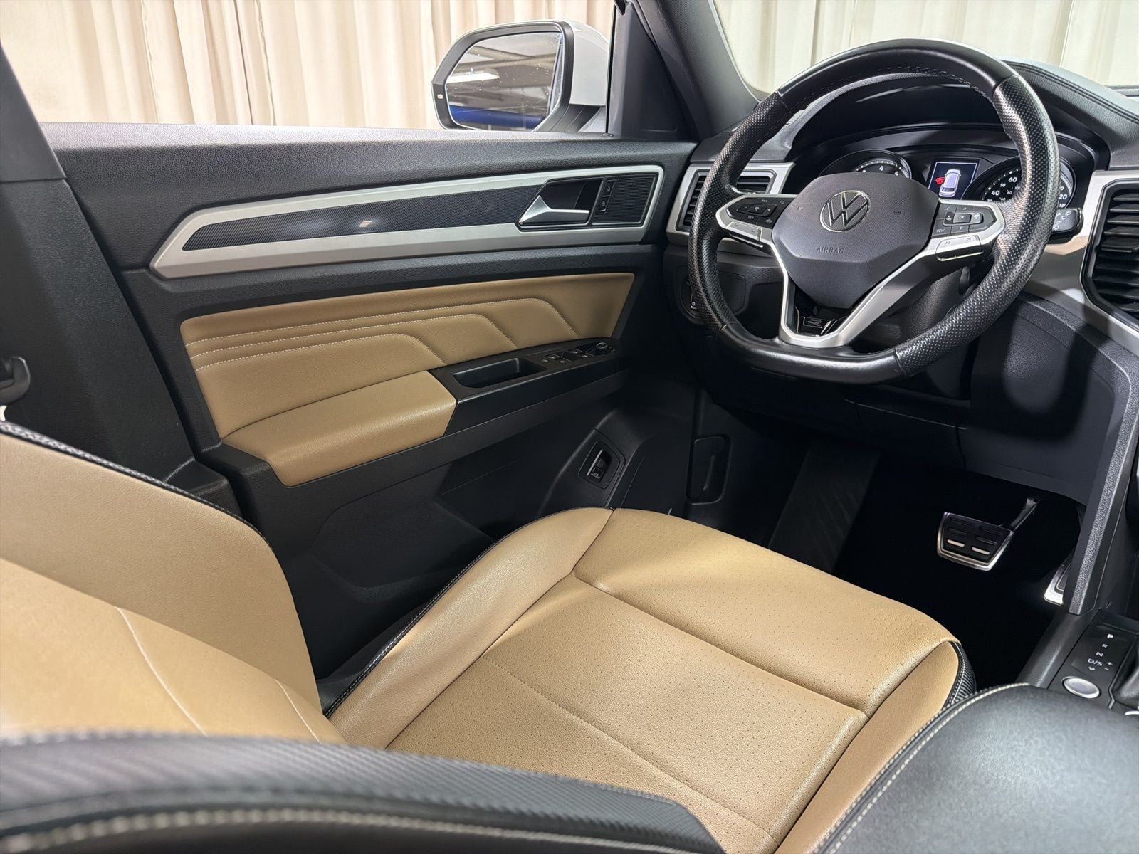 2021 Volkswagen Atlas Cross Sport 3.6L V6 SE w/Technology R-Line