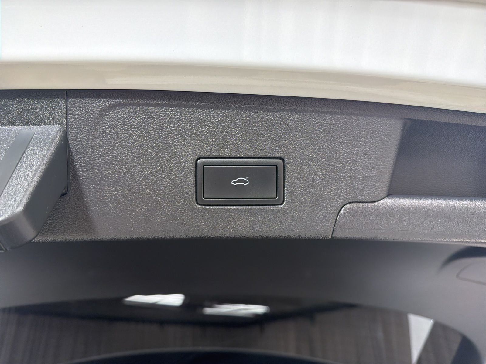 2021 Volkswagen Atlas Cross Sport 3.6L V6 SE w/Technology R-Line