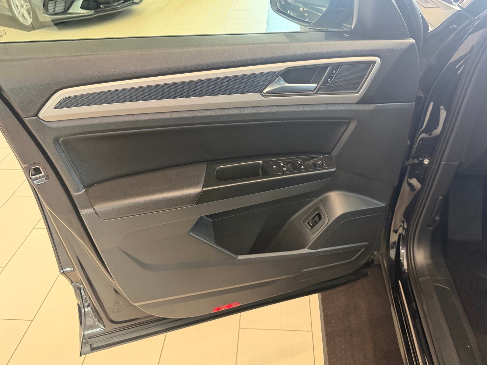 2021 Volkswagen Atlas 3.6L V6 SE w/Technology R-Line