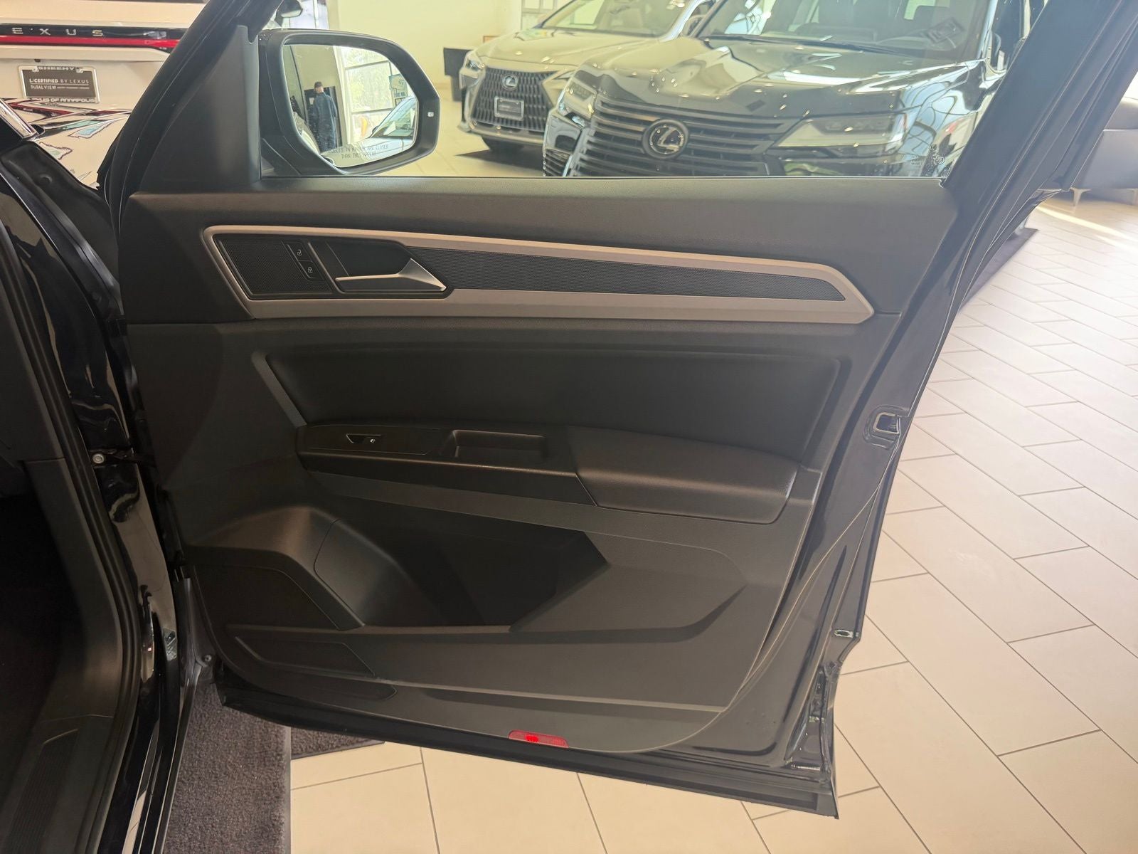 2021 Volkswagen Atlas 3.6L V6 SE w/Technology R-Line