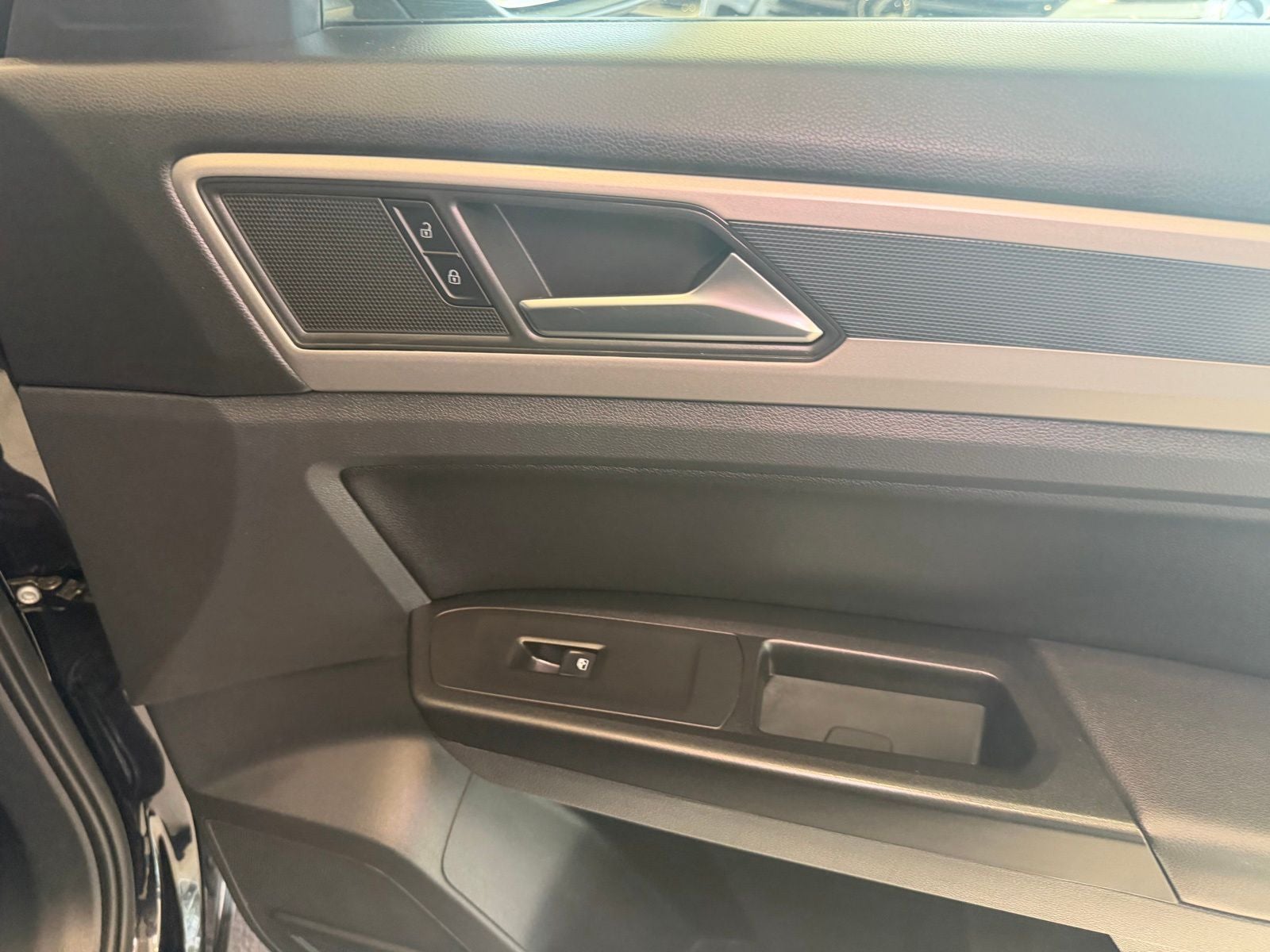 2021 Volkswagen Atlas 3.6L V6 SE w/Technology R-Line