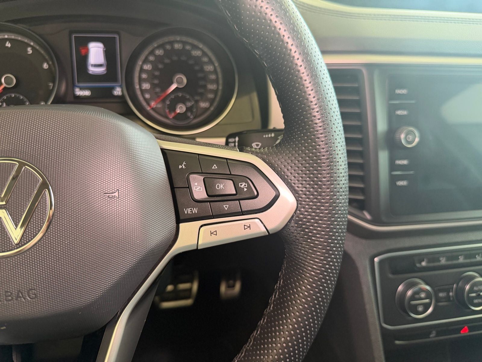 2021 Volkswagen Atlas 3.6L V6 SE w/Technology R-Line