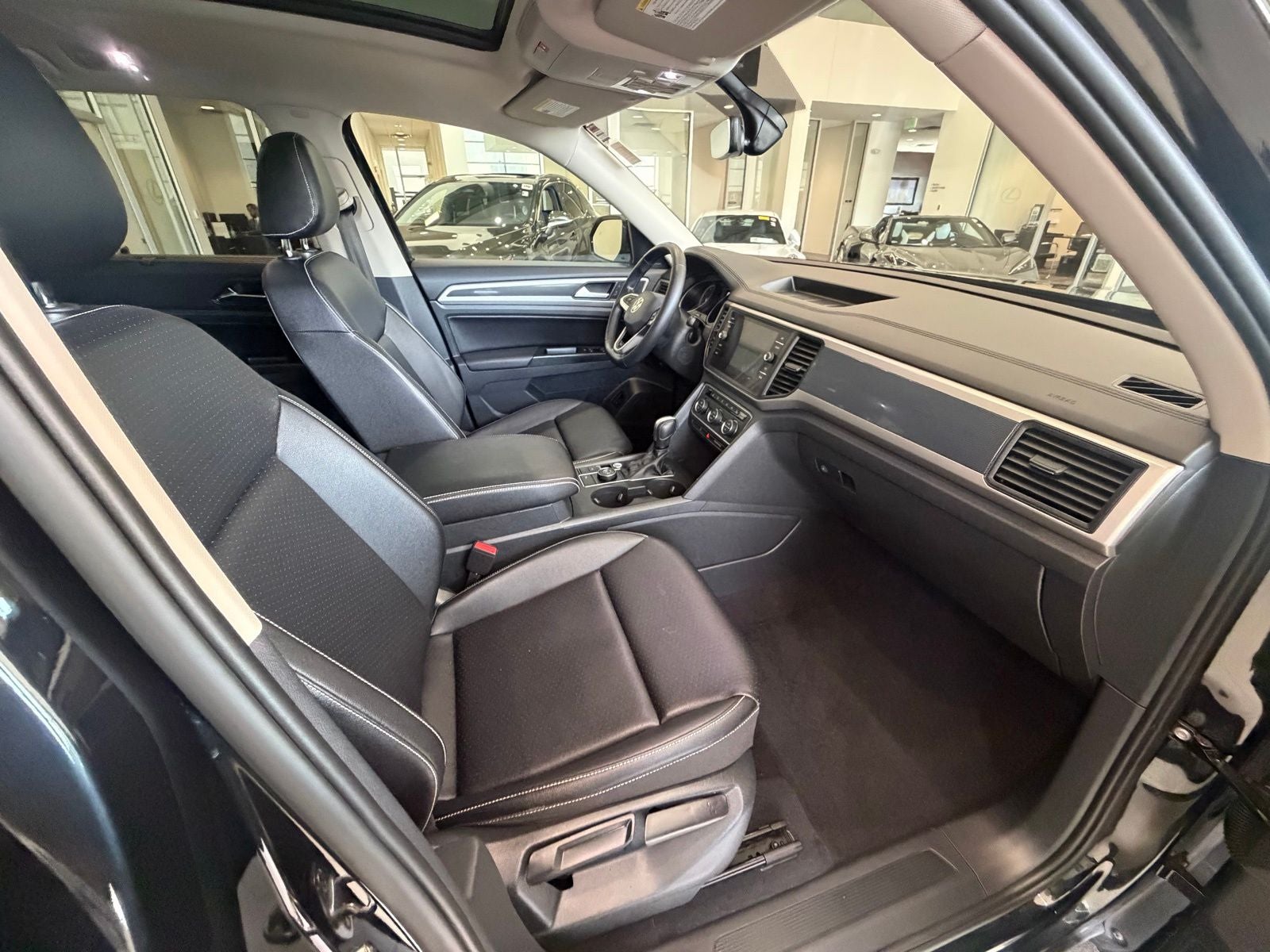 2021 Volkswagen Atlas 3.6L V6 SE w/Technology R-Line