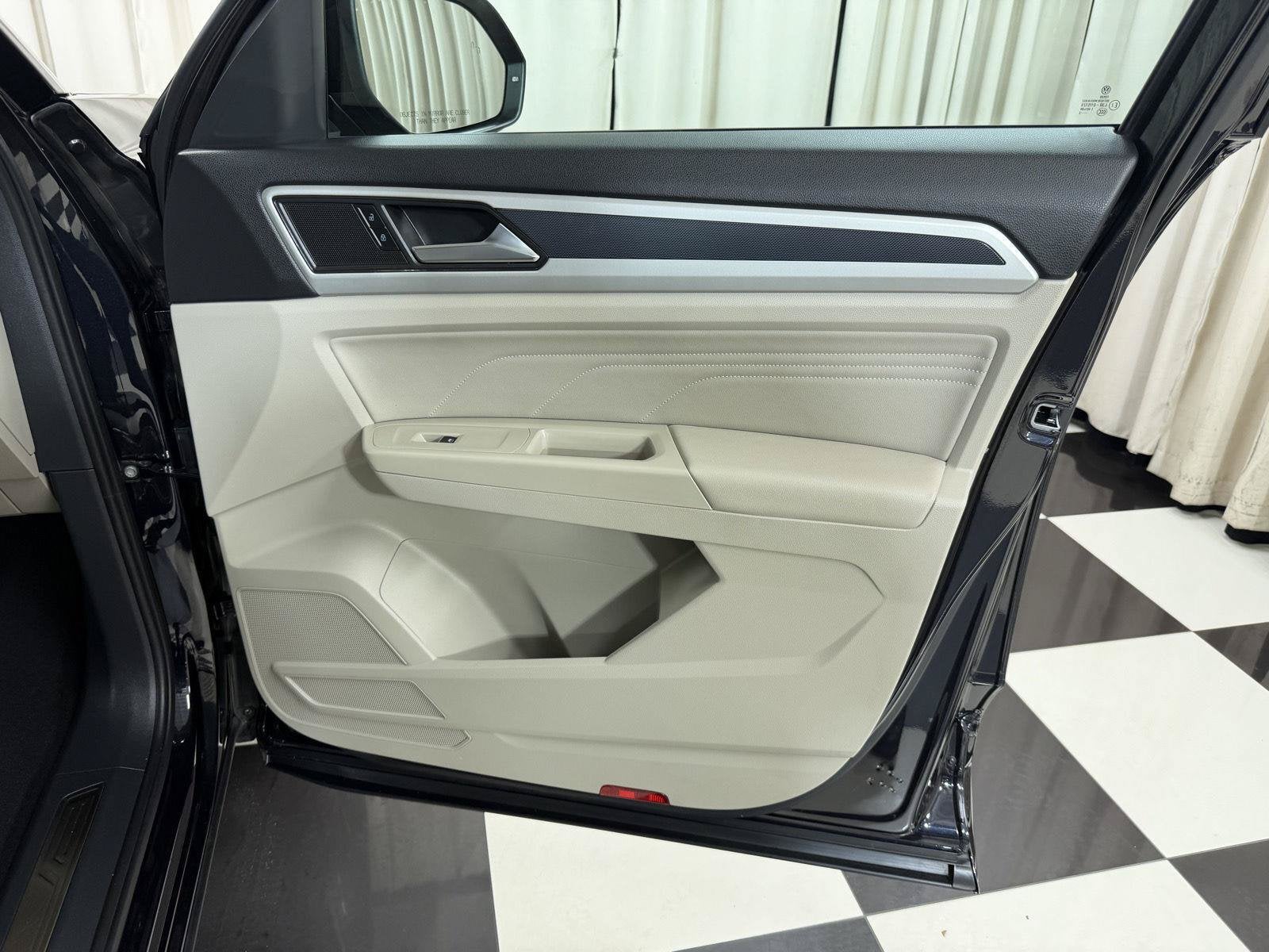 2023 Volkswagen Atlas 3.6L V6 SEL R-Line