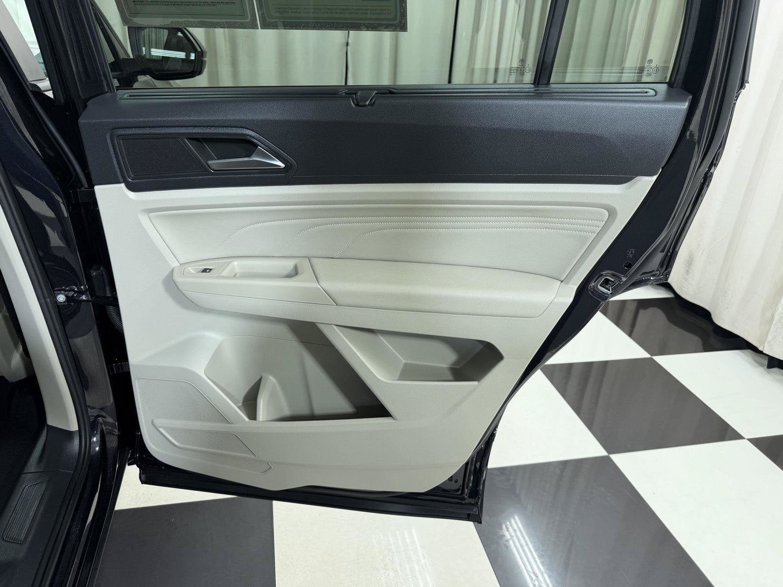 2023 Volkswagen Atlas 3.6L V6 SEL R-Line