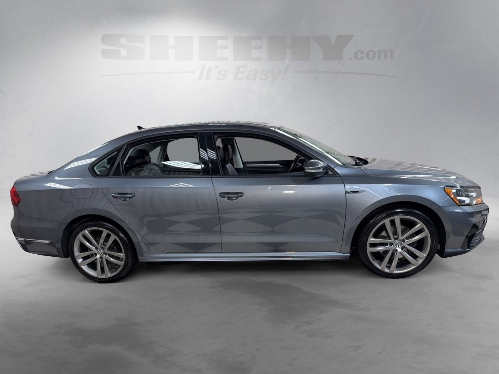 2018 Volkswagen Passat 2.0T R-Line