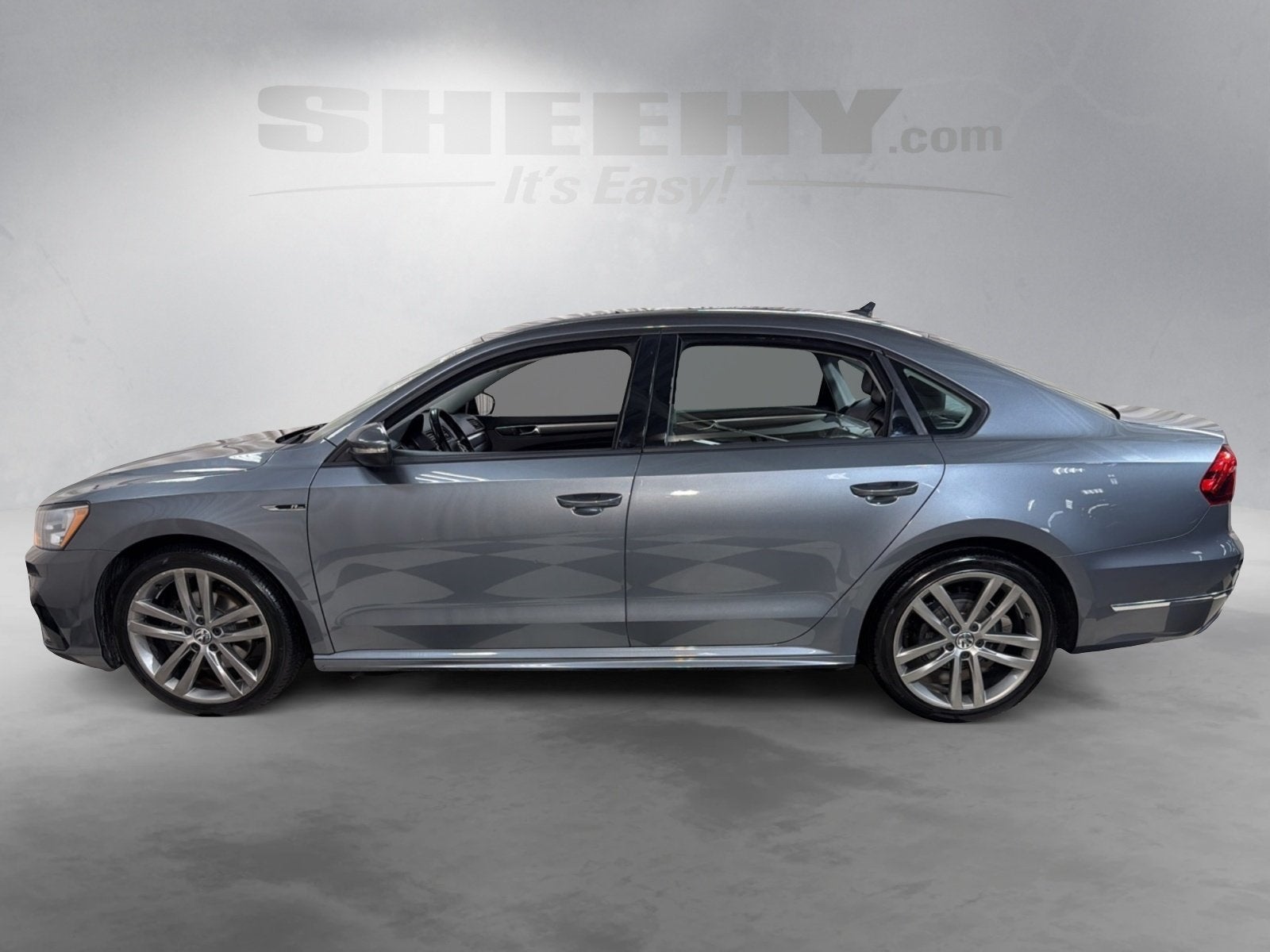 2018 Volkswagen Passat 2.0T R-Line