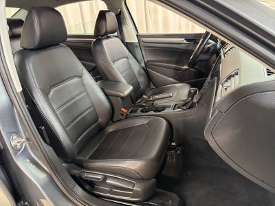 2018 Volkswagen Passat 2.0T R-Line