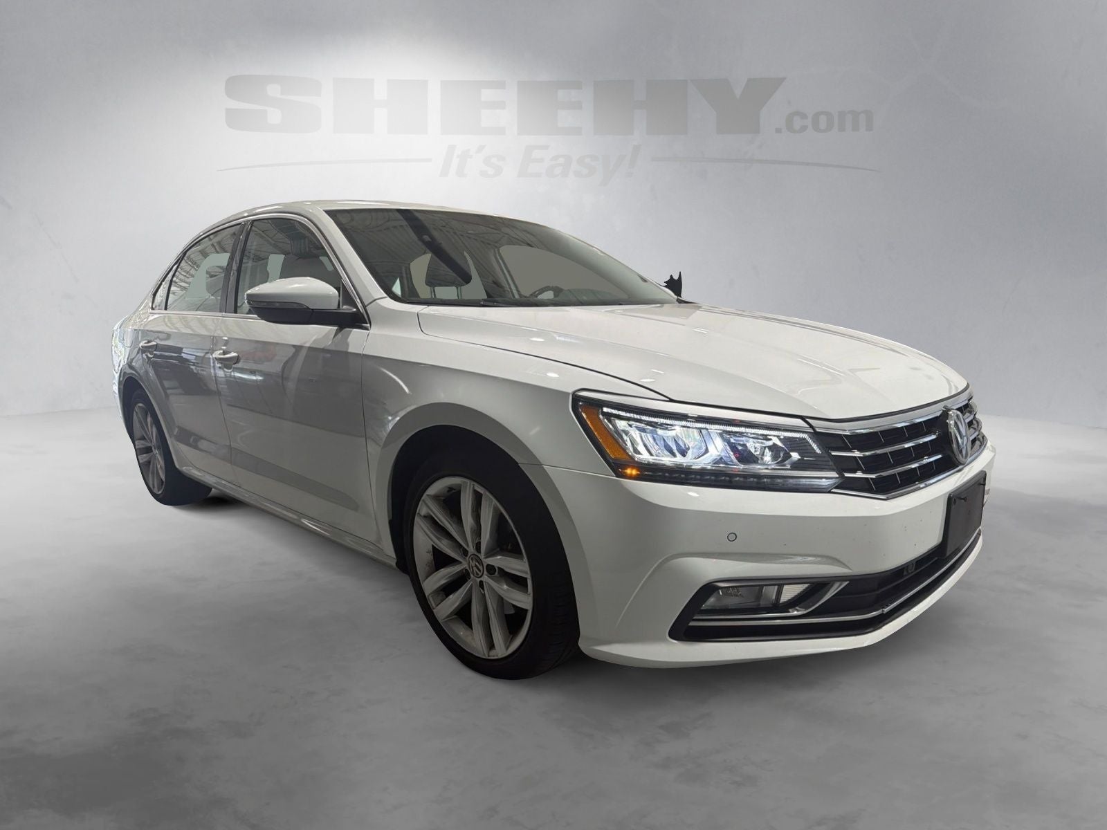 2018 Volkswagen Passat 2.0T SE w/Technology