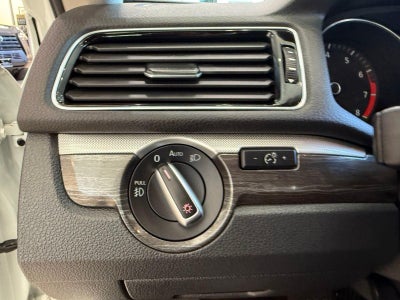 2018 Volkswagen Passat 2.0T SE