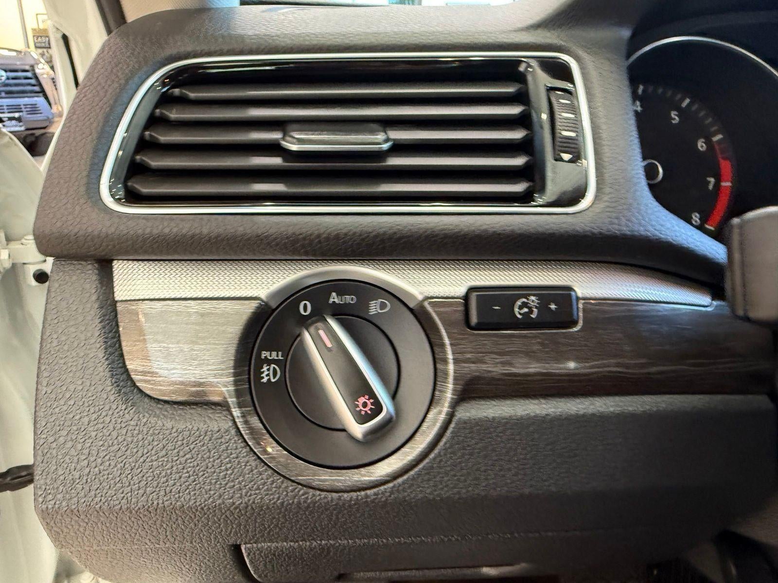 2018 Volkswagen Passat 2.0T SE