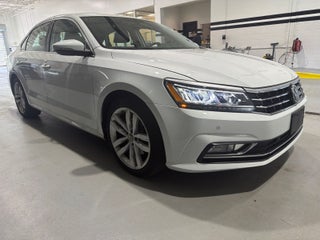 2018 Volkswagen Passat 2.0T SE w/Technology