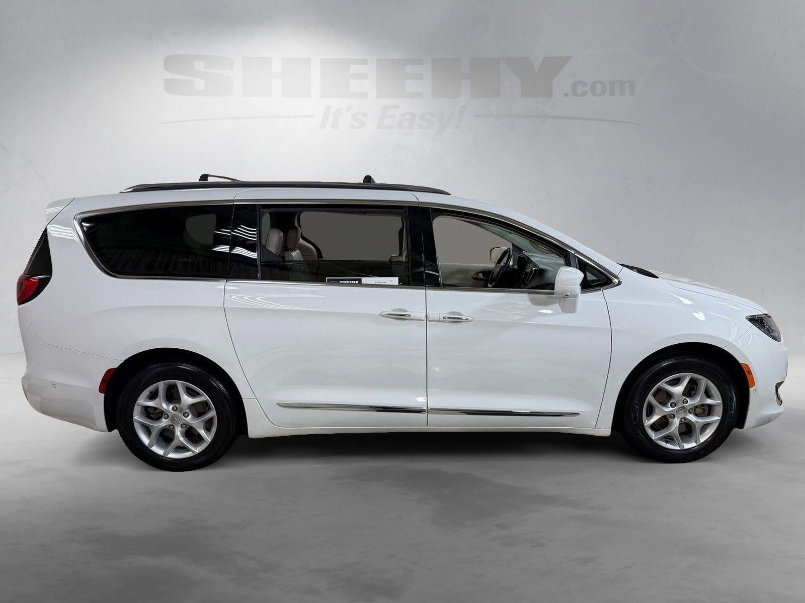 2017 Chrysler Pacifica Touring L Plus